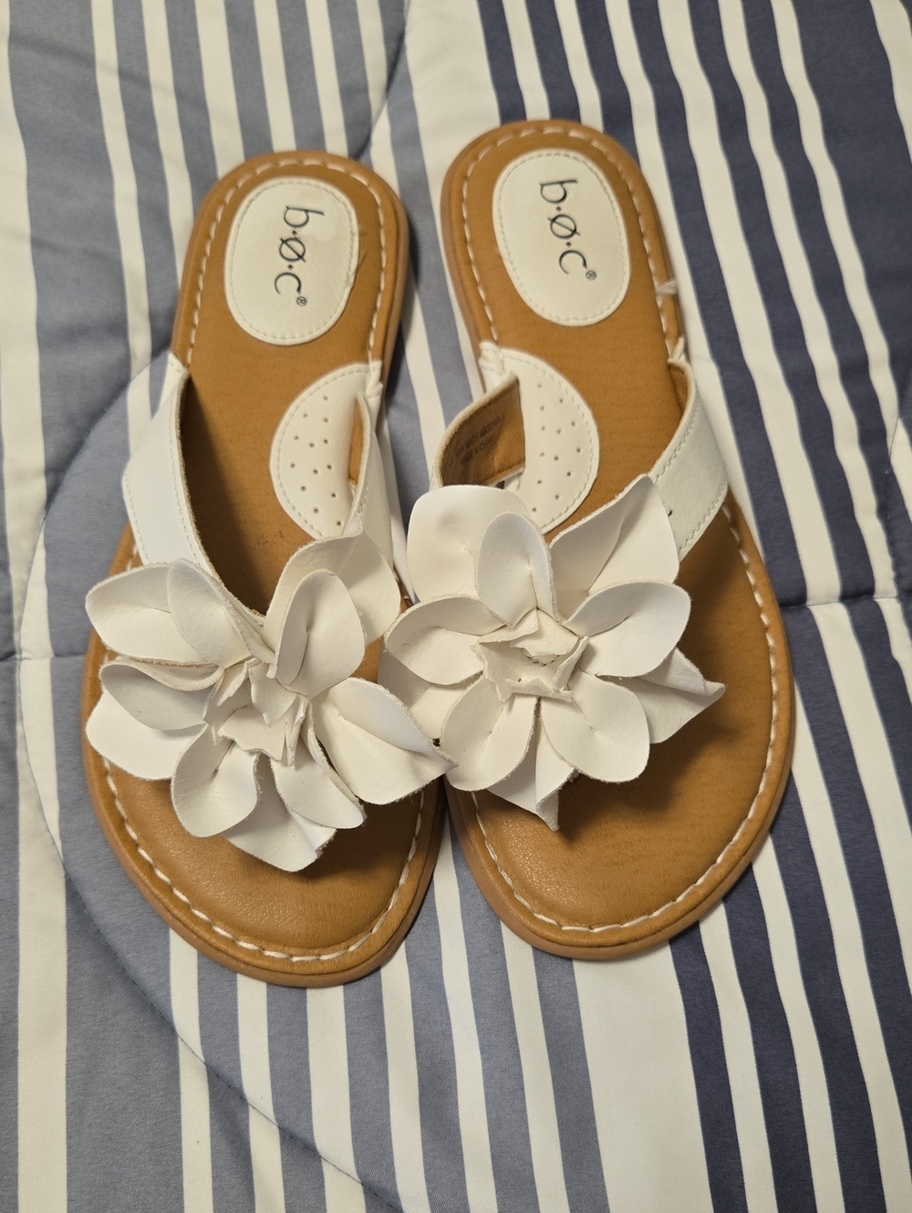 b.o.c. White Floral Thong Sandals with Faux Leather Flower